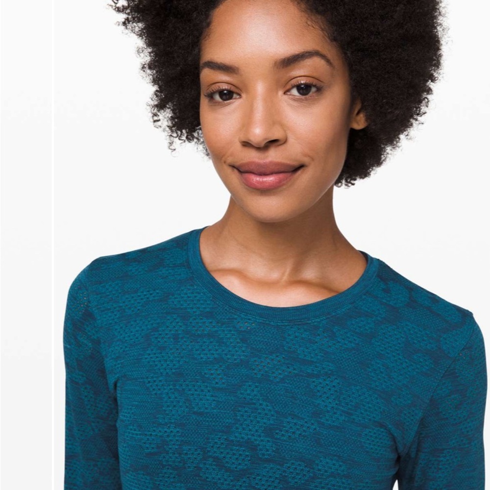 Lululemon Breeze By Long Sleeve
Pacific Teal / Night Diver - Picture 3 of 8